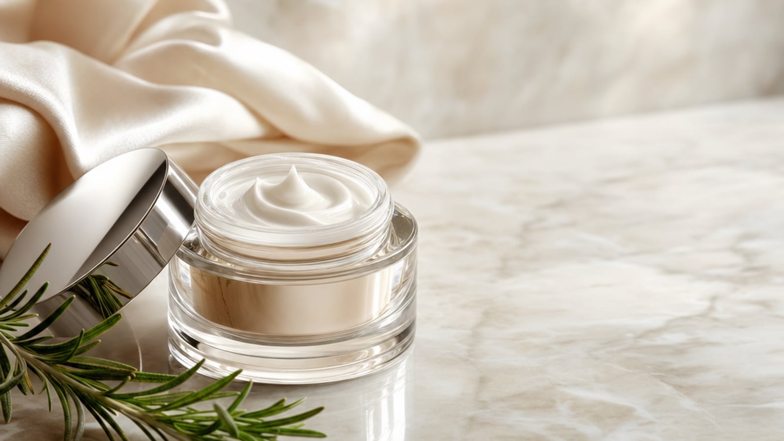 ClearLift vs Fraxel: Bakıda üz cavanlaşması üçün hansını seçmək?